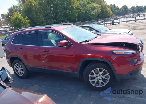 2015 Jeep Cherokee Latitude z USA, uszkodzony, nr VIN 1C4PJMCS5FW773407